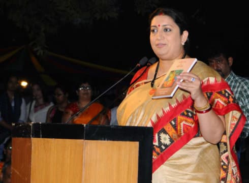 govt-mulling-to-introduce-legislation-for-online-news-and-social-media-content-smriti-irani