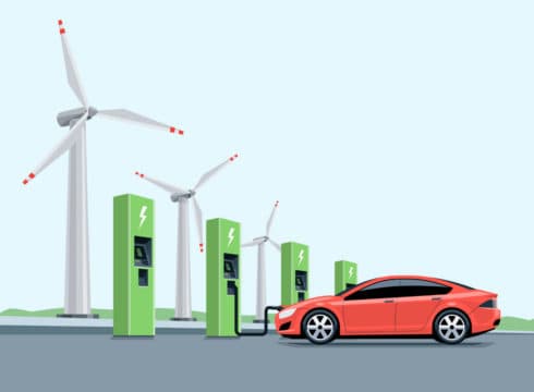 NITI Aayog Asks Oil Ministry To Set Up EV Charging Infra At Fuel Stations