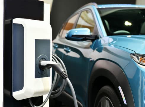 Central Govt Plans On Standardising EV Charging Station Norms