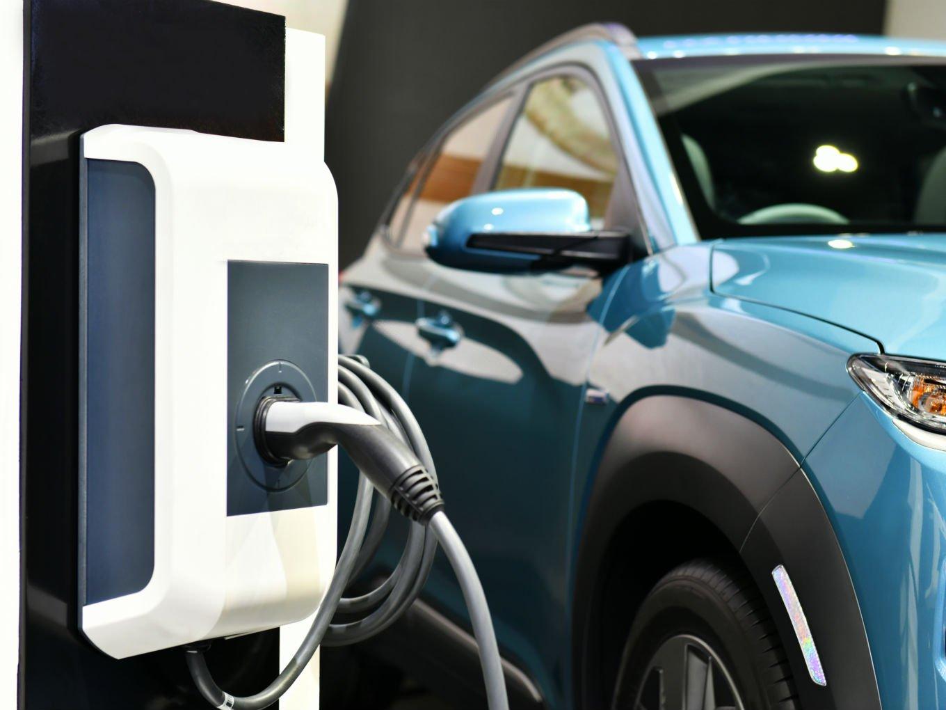 Central Govt Plans On Standardising EV Charging Station Norms