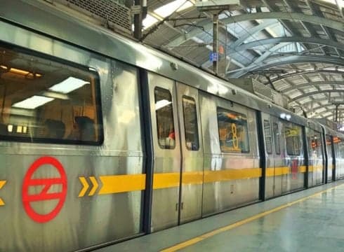 Delhi Metro Rail Corporation Gets Free In-Train WiFi Services