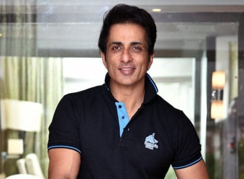 Sonu Sood Backs Fintech Startup Spice Money To Drive Financial Inclusion In Rural India