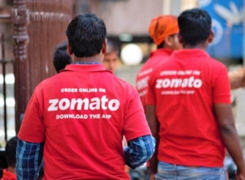 Zomato Hikes Delivery Partners' Salaries To Compensate Them For Higher Fuel Prices