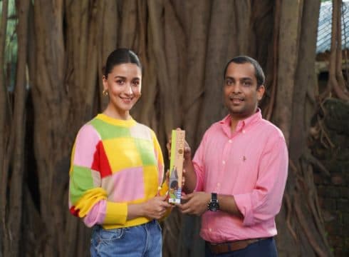 Bollywood Actress Alia Bhatt D2C Wellness Startup Phool.co