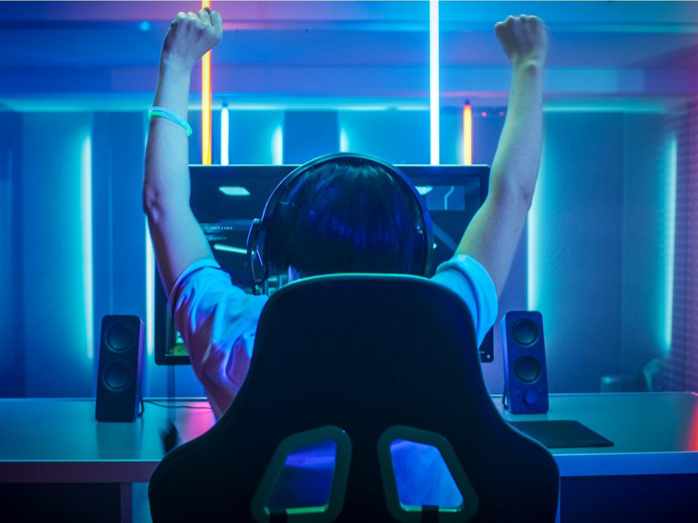 Web3 Gaming Giant YGG’s India Unit IndiGG Bags $6 Mn From Sequoia, Lightspeed IndiGG, Sub-DAO Of YGG, Raises $6 Mn In Seed Funding For Web3 Gaming Summary IndiGG is a sub-DAO of YGG that aims to create a blockchain-powered play-to-earn gaming guild on the Polygon network Gamers earn digital assets like NFTs by participating that can then be sold and exchanged on different marketplaces According to Reddit cofounder Alexis Ohanian, who invested in IndiGG, 90% of the games in the market will be play-to-earn games in the next five years Web3 gaming startup IndiGG has raised $6 Mn in seed funding from Sequoia Capital India, Lightspeed Venture Partners, Variant Fund, Play Ventures Dune Ventures and Jump Capital among others.