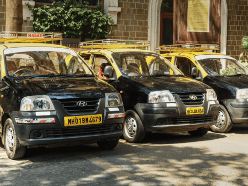 Uber India To Onboard Mumbai’s Kaali-Peeli Taxis Again On Its App