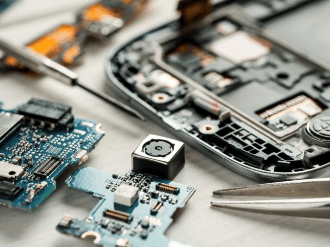 India Appoints Expert Panel To Fuel Semiconductor Mission, Move To Support Local SMEs & Startups