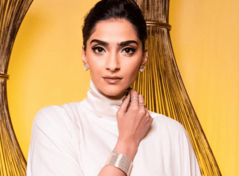 Sonam Kapoor Invests In Gaming Startup Irreverent Labs’ Metaverse Platform ‘MechaFightClub’