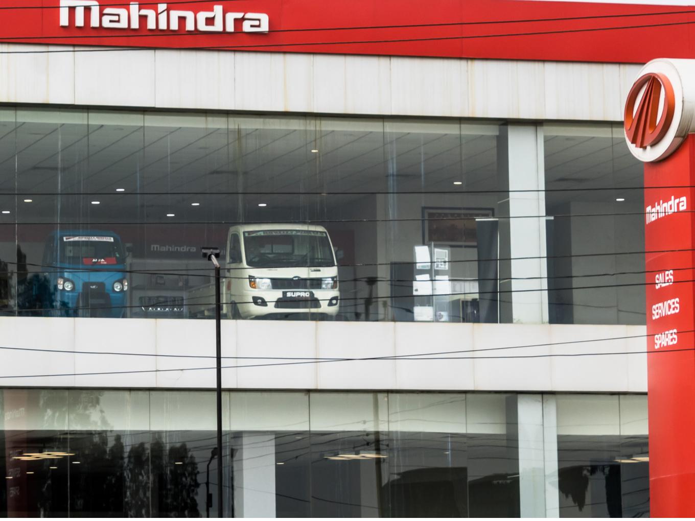 Mahindra Group Seeking Global Partnerships To Locally Make EV Batteries In India: Report