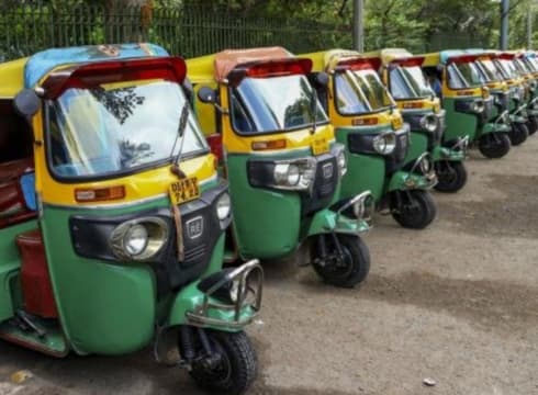 Karnataka HC directs govt to hold talks with Uber, Ola on auto fare issue