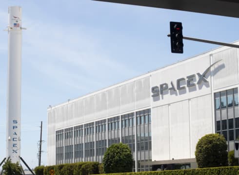 Elon Musk’s SpaceX To Seek DoT’s Approval To Launch Satellite Broadband Services