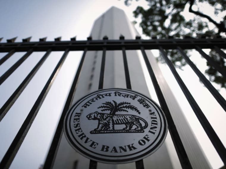 RBI Cracks Down On Card Networks’ Tie-Ups With Payments Intermediaries