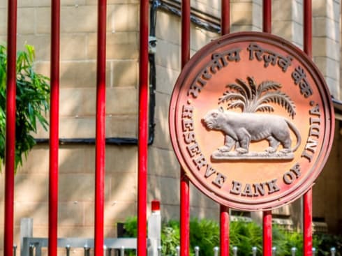 RBI Flags High Delinquency Levels For Fintech Lenders In Below INR 50K Loan Category