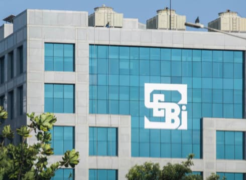SEBI Bars Cos From Associating With Unregistered Finfluencers