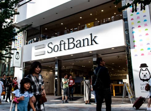 SoftBank Sitting On Gross Gains Worth $285 Mn From Delhivery