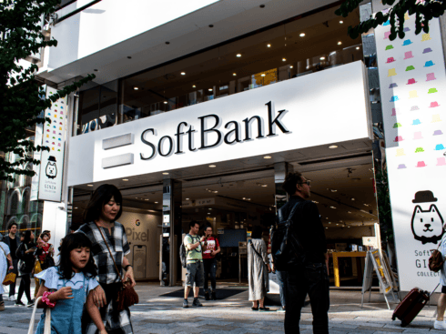 SoftBank Sitting On Gross Gains Worth $285 Mn From Delhivery