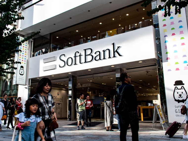 SoftBank Sitting On Gross Gains Worth $285 Mn From Delhivery