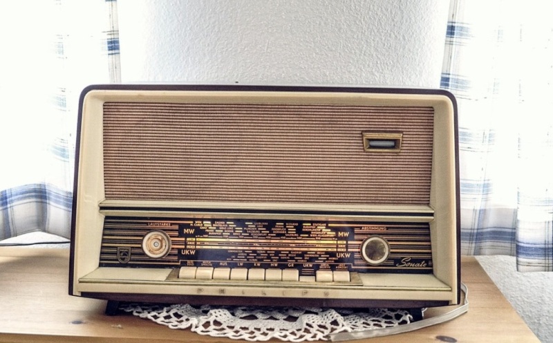 vintage-radio-sports-commentators