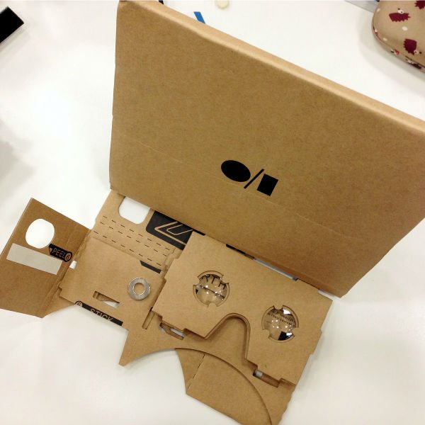 ux-designers-augmented-reality-google-cardboard3