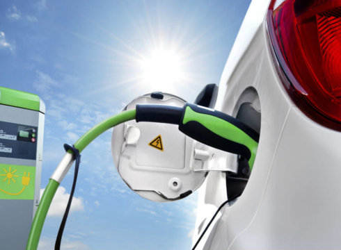 Electric Vehicles This Week: GoM Proposes Lower Road Tax on EVs, Mahindra Electric Tie Up With Meru And More