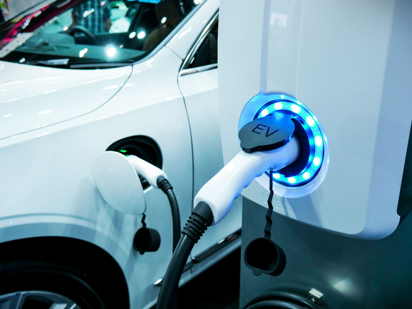 Ev Motors India To Set Up 6 500 Charging Stations In 5 Years,Tabletop Charging Station