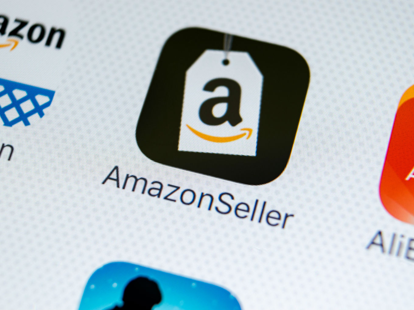 FDI Ecommerce Rule: Amazon Reduces Stake In Seller Companies, CAIT Cries Foul