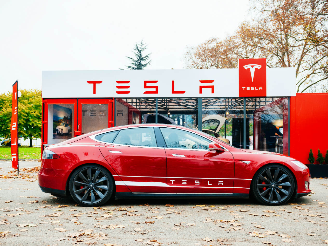 Ashok Leyland Invites Tesla Elon Musk For Partnership To Help Deploy Tesla Cars In India