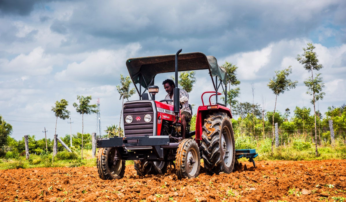 Agriculture Ministry’s ‘Uber For Farm Equipment’ Coming Soon