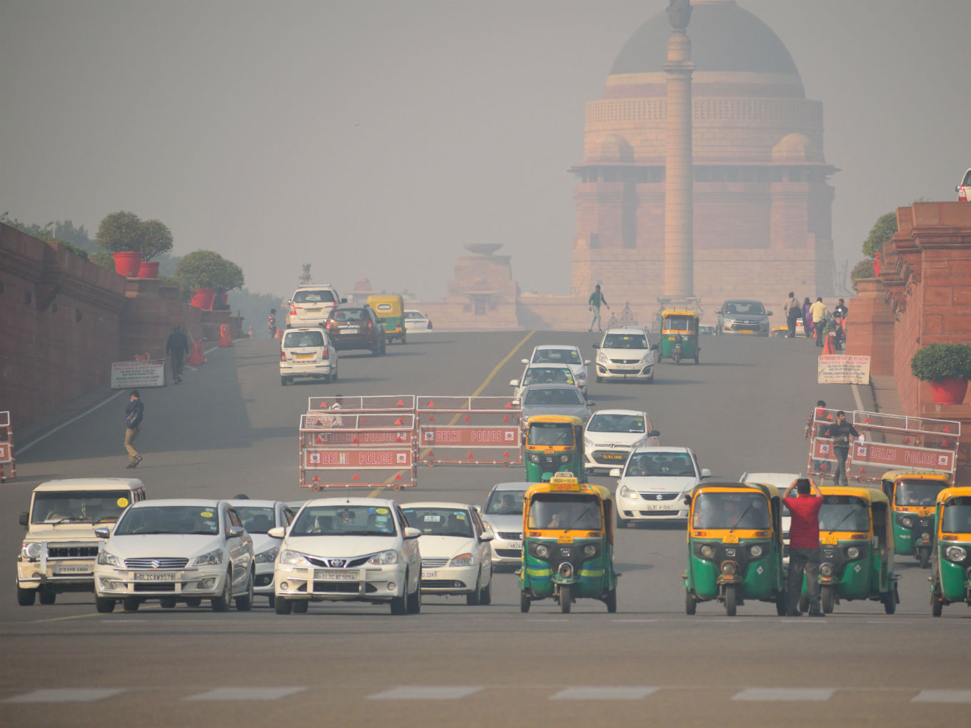 Delhi Air Pollution Crisis: Ola, Uber Drivers To Protest Against No Surge Pricing