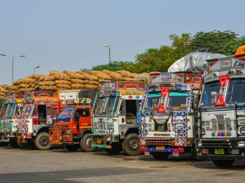 How Technology is Helping Reshape The Trucking Industry In Indian Logistics