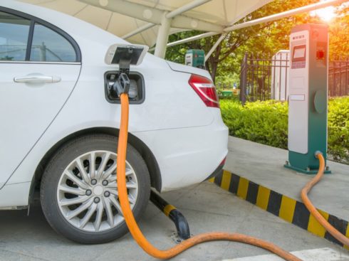 EESL, Hindustan Petroleum To Set Up EV Charging Points Across India