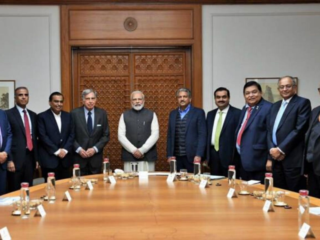 PM Modi Seeks Support Of Biz Tycoons Solve India’s Economic Crisis
