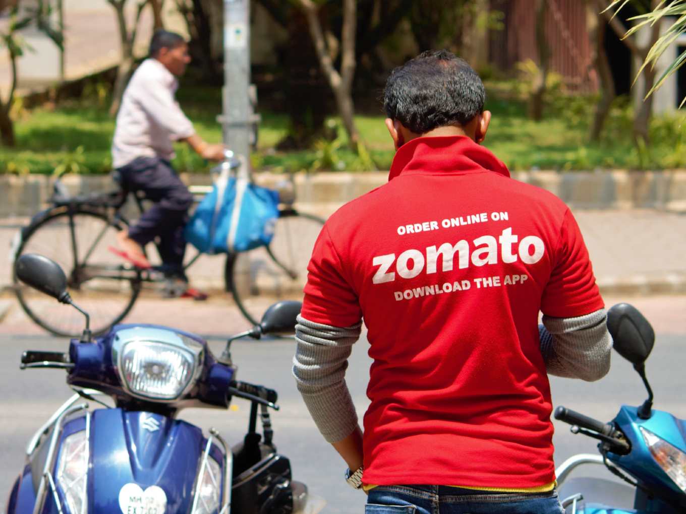 Zomato’s Covid19 Survival Plan: Deepinder Goyal Announces Layoffs, Pay Cuts & More