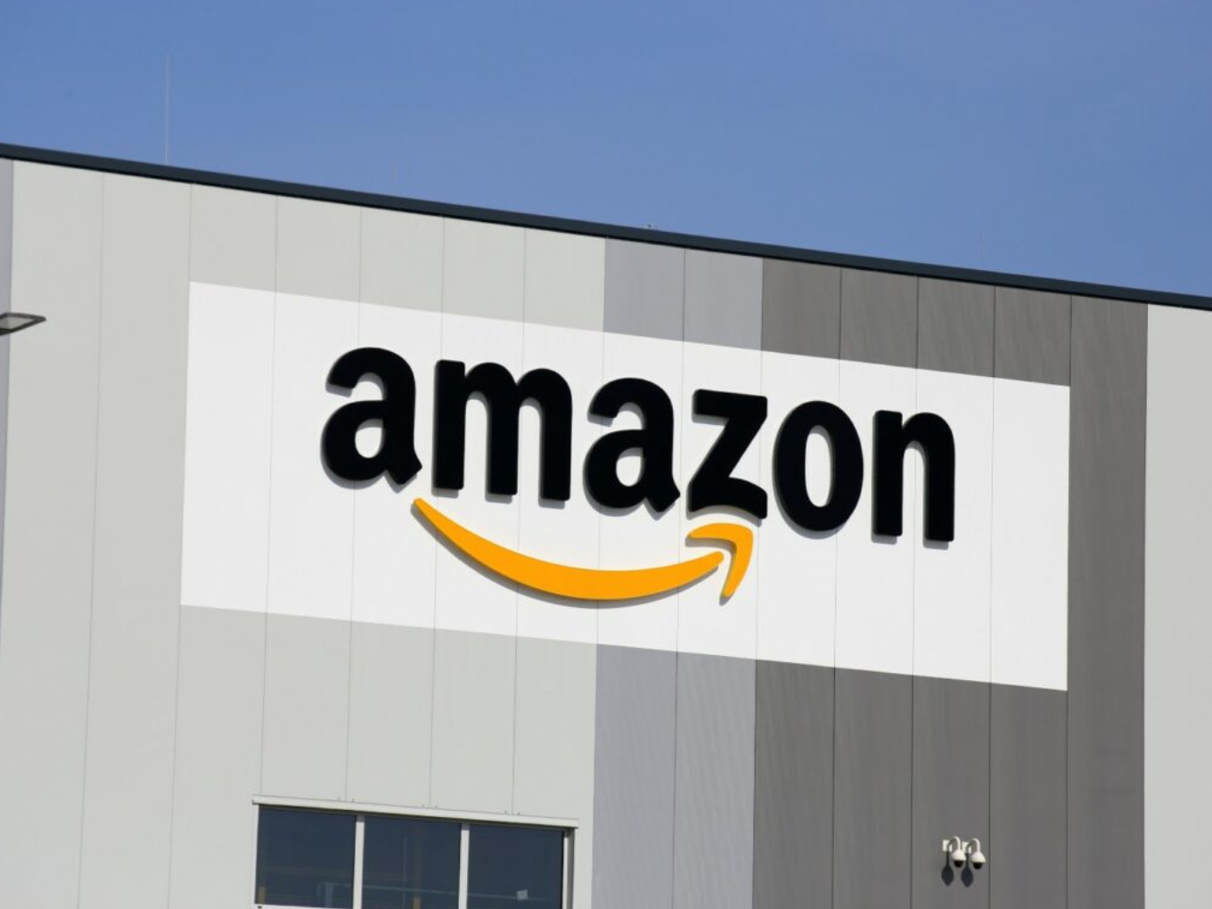 CCI Accuses Amazon Of Hiding Facts In Deal With Future Group