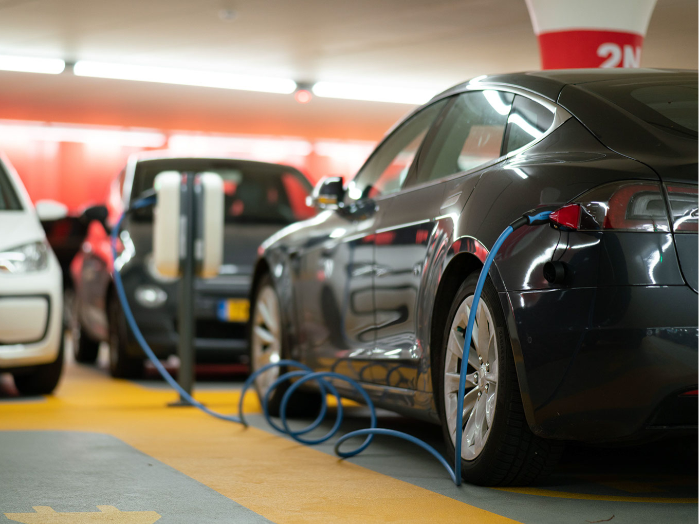 Centre Mulls Cutting Import Tax on Electric Vehicles