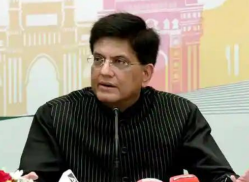 Piyush Goyal Asks VC Funds To Promote And Invest In Small City Startups