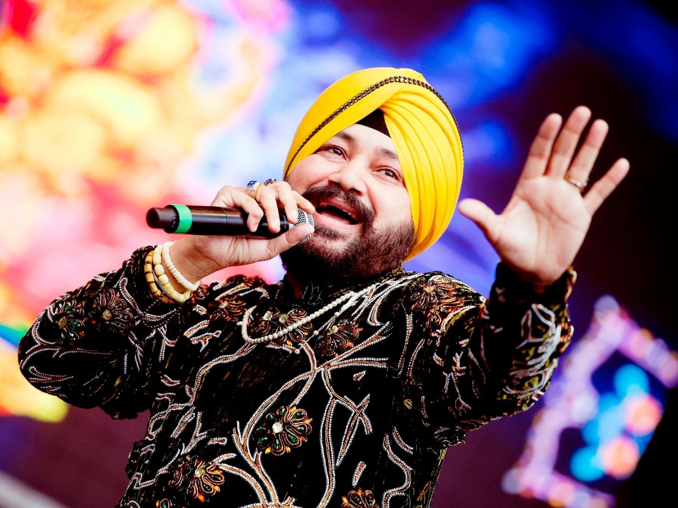 From Daler Mehndi Concerts To Hogwarts Themed Weddings - India Braces For The Metaverse Summary Daler Mehndi, famous for his hit track Tunak Tunak, is set to host a Republic Day concert on the PartyNite metaverse from Gamitronics NBA team Brooklyn Nets debuted a new cutting-edge video system that creates a three-dimensional lifelike render of the game Dinesh S P and Janaganandhini Ramaswamy will get married to each other in the village of Sivalingapuram with a Harry Potter-themed wedding reception happening in the ‘TardiVerse’, on Polygon What does a Daler Mehndi concert, a wedding in Tamil Nadu and the NBA team Brooklyn Nets have in common? You will soon be able to catch them all in the metaverse.