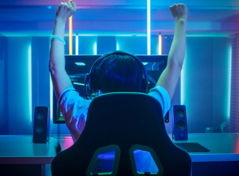 Web3 Gaming Giant YGG’s India Unit IndiGG Bags $6 Mn From Sequoia, Lightspeed IndiGG, Sub-DAO Of YGG, Raises $6 Mn In Seed Funding For Web3 Gaming Summary IndiGG is a sub-DAO of YGG that aims to create a blockchain-powered play-to-earn gaming guild on the Polygon network Gamers earn digital assets like NFTs by participating that can then be sold and exchanged on different marketplaces According to Reddit cofounder Alexis Ohanian, who invested in IndiGG, 90% of the games in the market will be play-to-earn games in the next five years Web3 gaming startup IndiGG has raised $6 Mn in seed funding from Sequoia Capital India, Lightspeed Venture Partners, Variant Fund, Play Ventures Dune Ventures and Jump Capital among others.