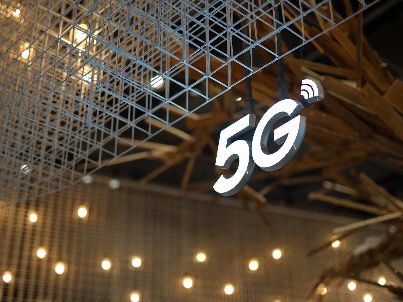 Parliamentary Panel Rebukes Govt Over Delay In 5G Rollout & Higher Spectrum Pricing