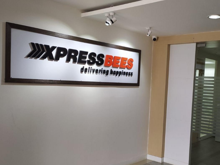 Logistics startup Xpressbees’ net loss declined 36.2% to INR 65.5 Cr in the financial year 2020-21 (FY21) helped by a rise in its revenue.
