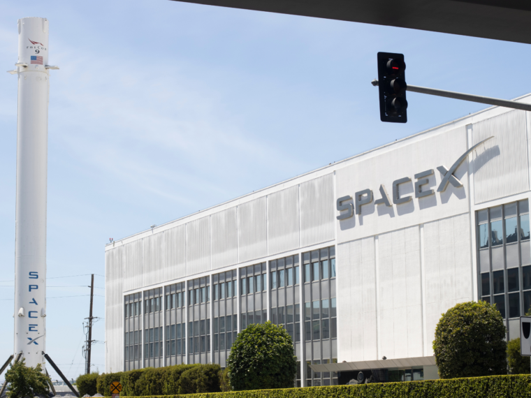 Elon Musk’s SpaceX To Seek DoT’s Approval To Launch Satellite Broadband Services
