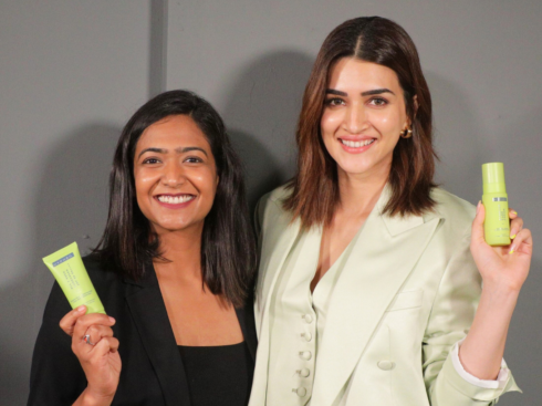 Actor Kriti Sanon Partners mCaffeine To Launch D2C Skincare Brand Hyphen